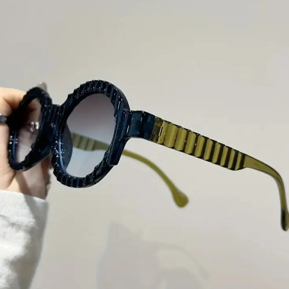Stylish Blue Round Sunglasses